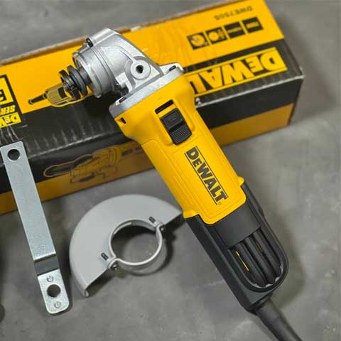 Máy Mài Góc DeWalt DWE750S-B1