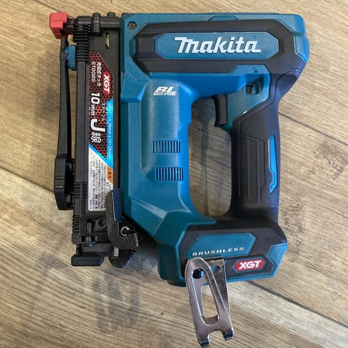 Máy Bắn Đinh Dùng Pin Makita ST002G