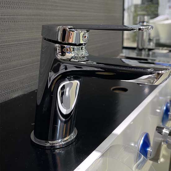 Vòi Lavabo Nóng Lạnh Caesar B200CU